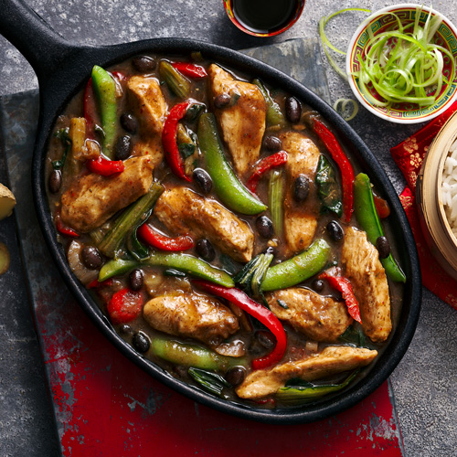 Chicken in black bean sauce in bowl-Slimming World Chinese-Slimming World blog