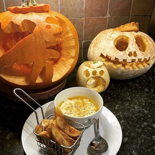 Pumpkin soup with potato wedges-Halloween movie snacks-slimming world blog