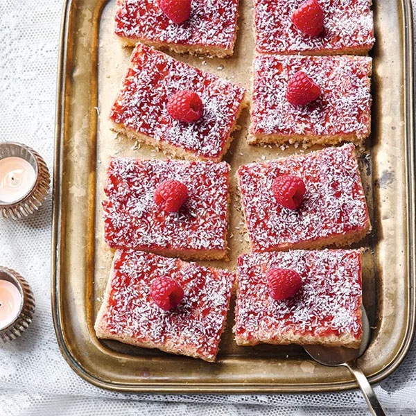 Slimming World coconut and raspberry sponge