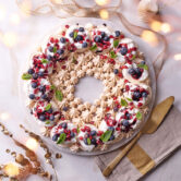 slimming world mulled wine pavlova wreath
