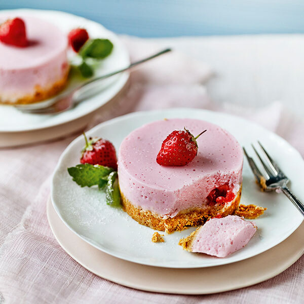 Slimming World strawberry mousse cheesecake