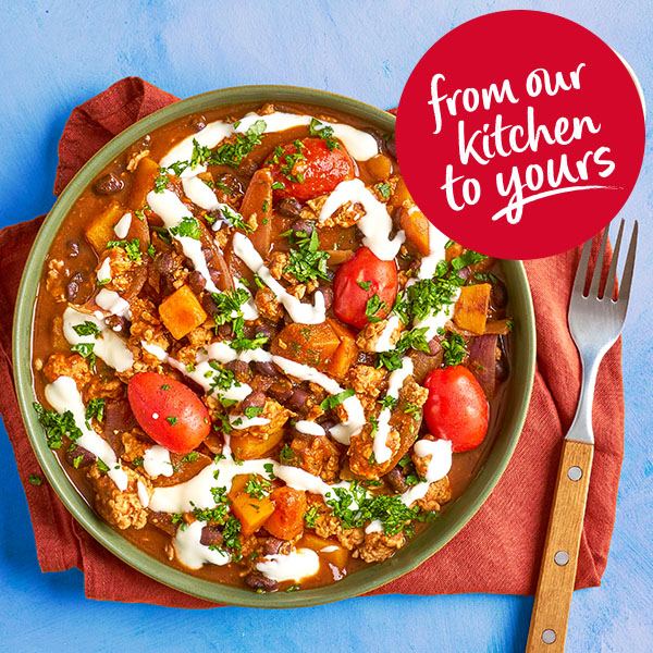 Slimming World Kitchen, week 43: one-pan turkey squash and black bean chilli bowl - header